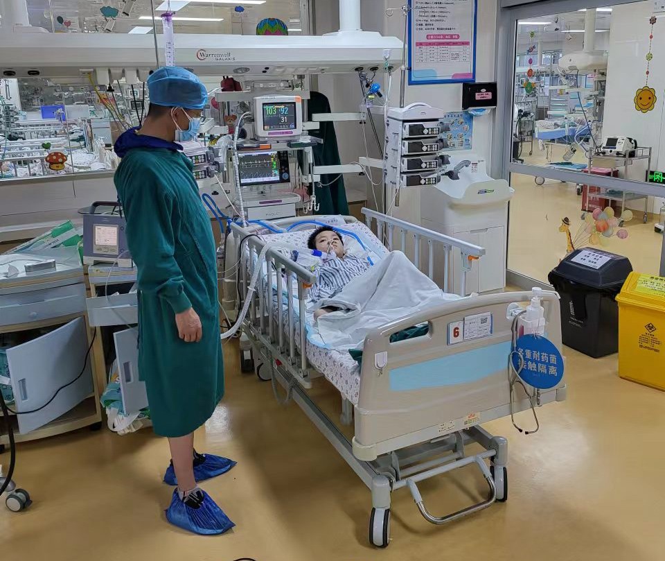 萝北县跨省救护车出租公司